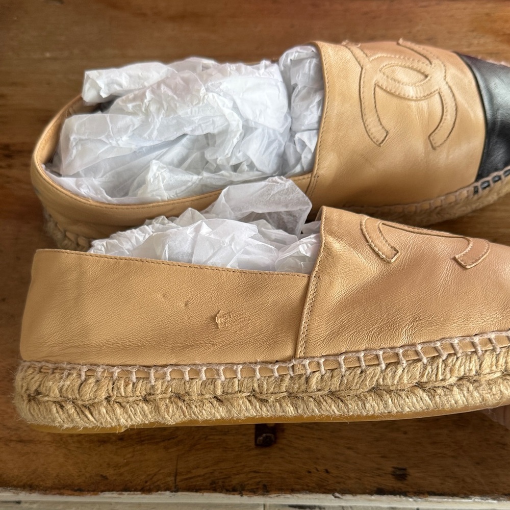 CHANEL Beige and Black Espadrilles - Picture 2 of 8